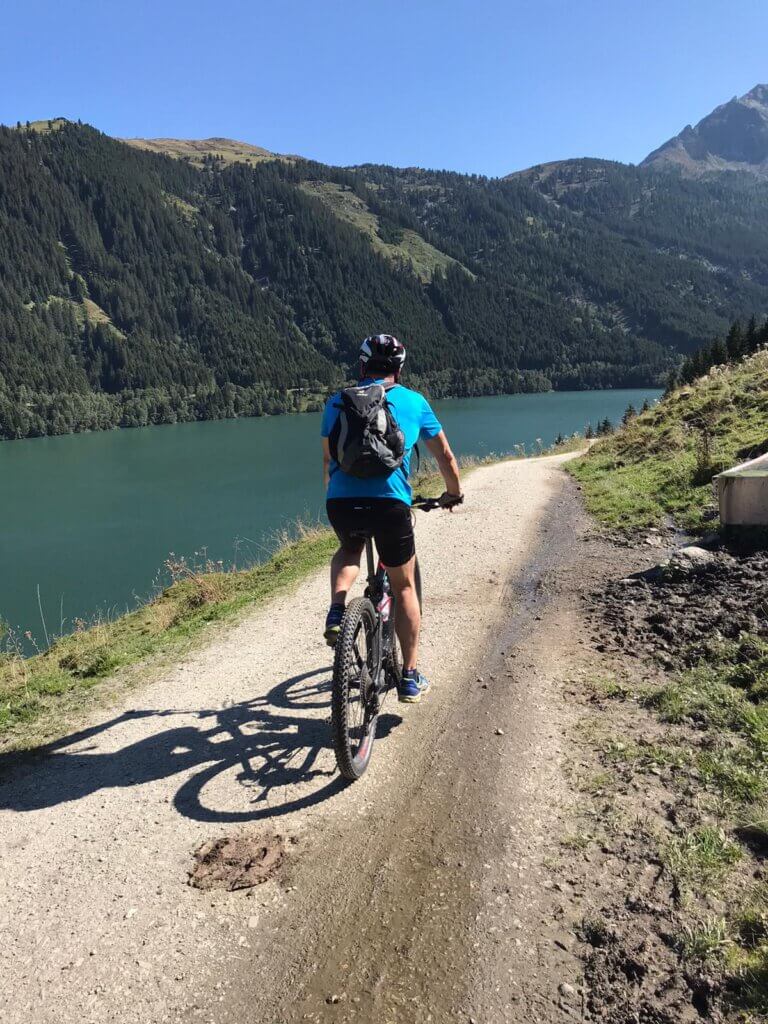 Urlaub in den Alpen Radfahren im Zillertal