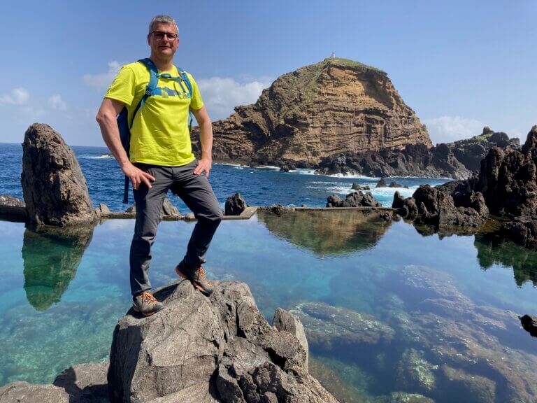 Wandern auf Madeira. Meine langjährige Erfahrung kommt mir bei schwierigem Gelände zugute
